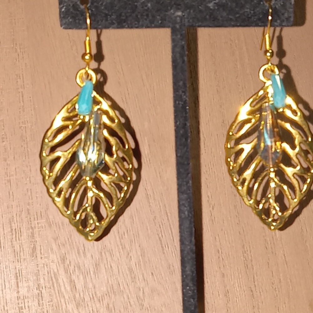 Handcrafted Earrings Metal Leaves Clear Beads New - Picture 3 of 6